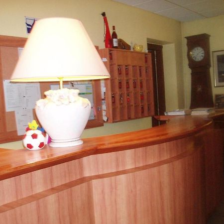 Hotel Le Commerce Bagneres-de-Bigorre Bilik gambar