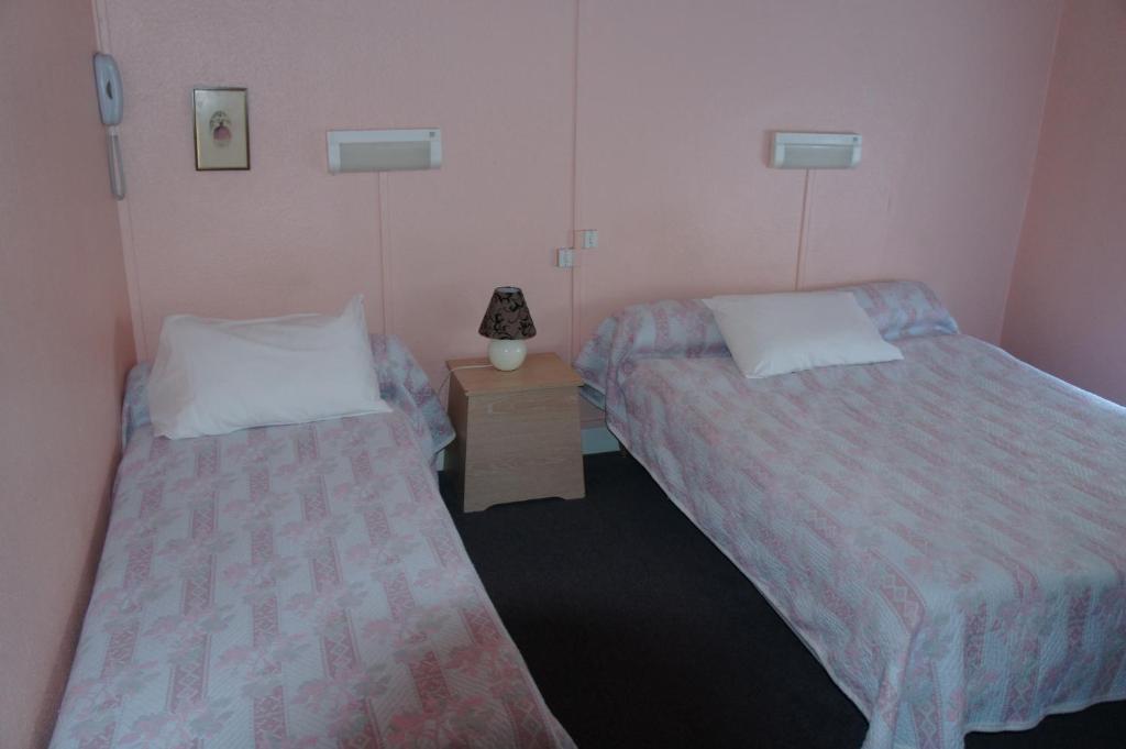 Hotel Le Commerce Bagneres-de-Bigorre Bilik gambar