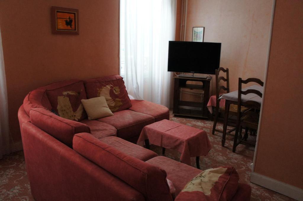 Hotel Le Commerce Bagneres-de-Bigorre Bilik gambar