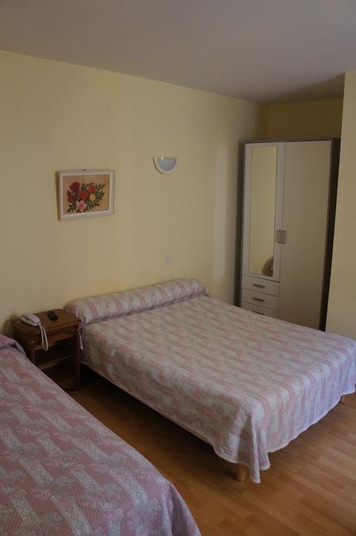 Hotel Le Commerce Bagneres-de-Bigorre Luaran gambar